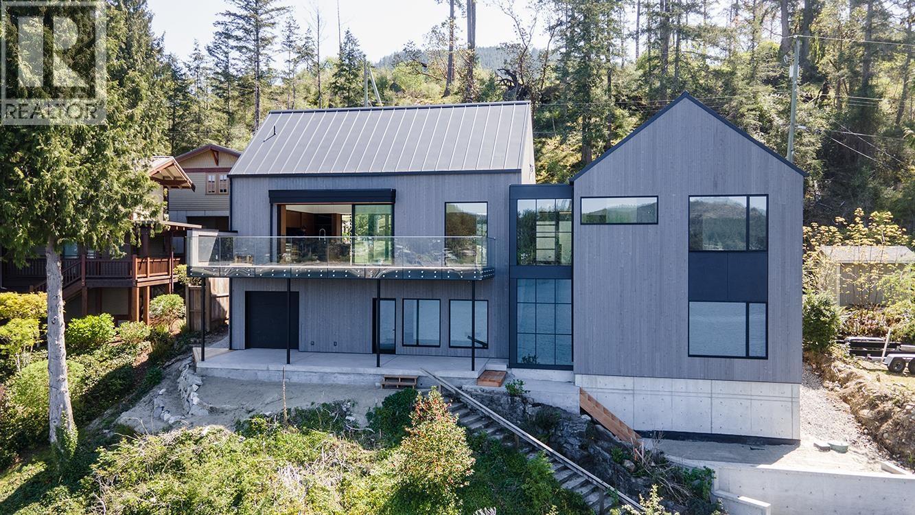4976 Johnstone Road, Madeira Park, British Columbia  V9Y 5L9 - Photo 2 - R3121602