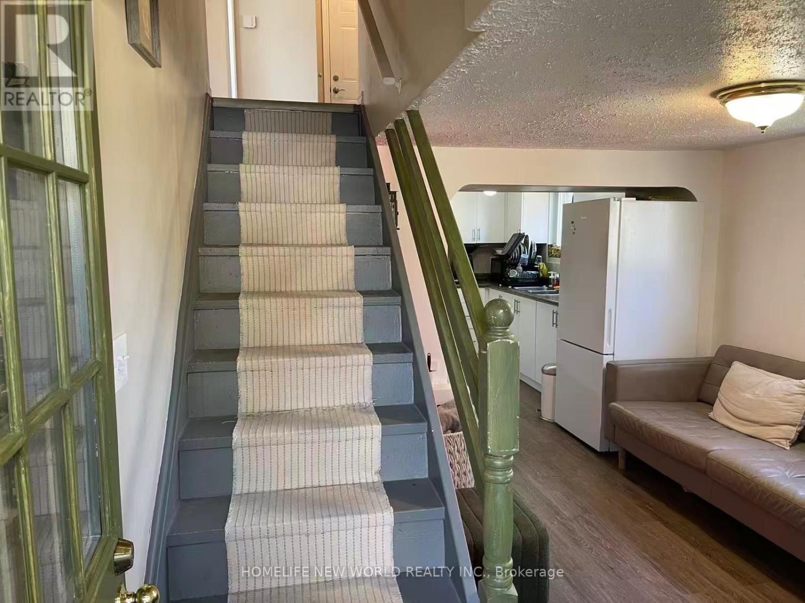 B - 88 Park Cres Crescent, Richmond Hill, Ontario  L4E 3J4 - Photo 19 - N12974094