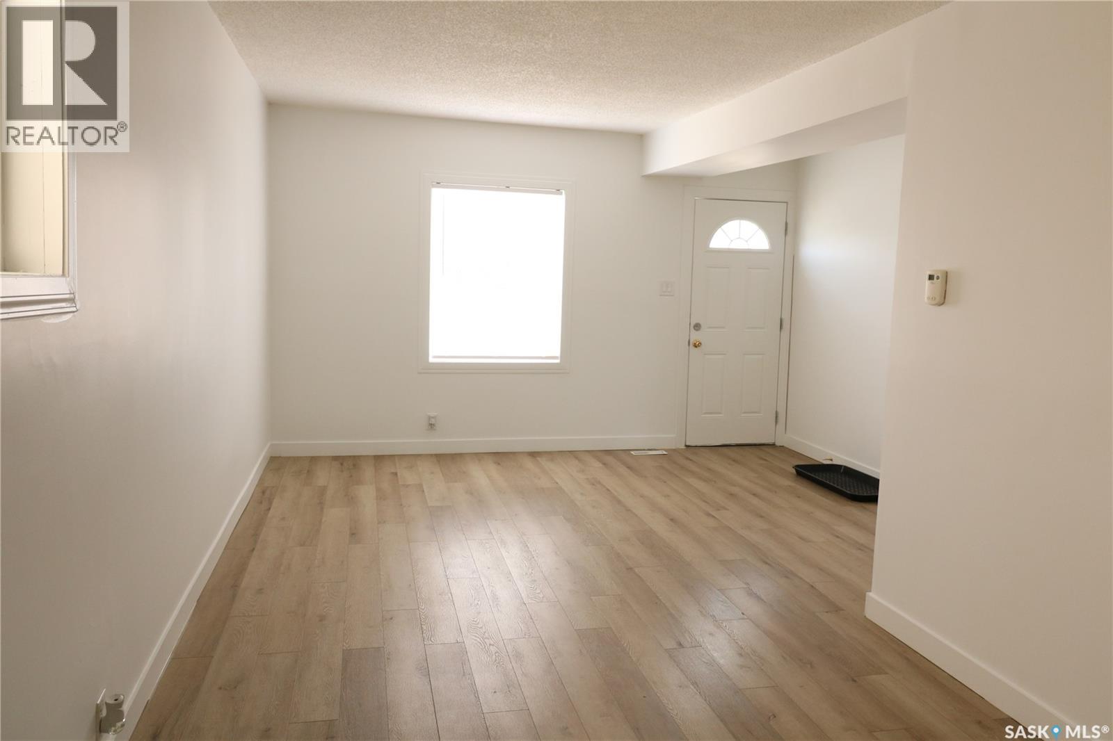 544 Osler Street, Regina, Saskatchewan  S4R 1W1 - Photo 4 - SK035437