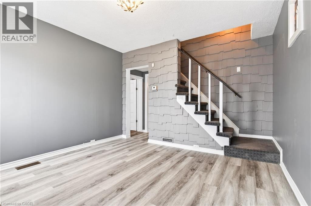 14 Cambridge Avenue, Hamilton, Ontario  L8H 1T5 - Photo 4 - 40828758