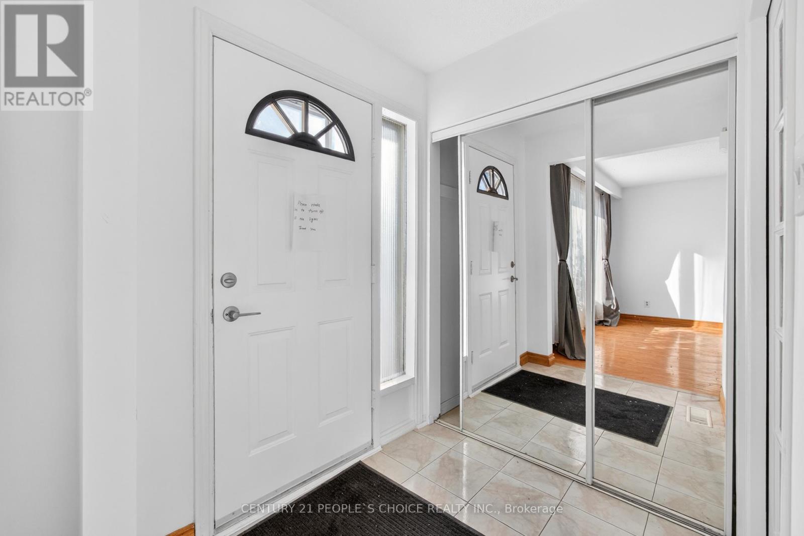3404 Monica Drive, Mississauga, Ontario  L4T 3E7 - Photo 4 - W12721444