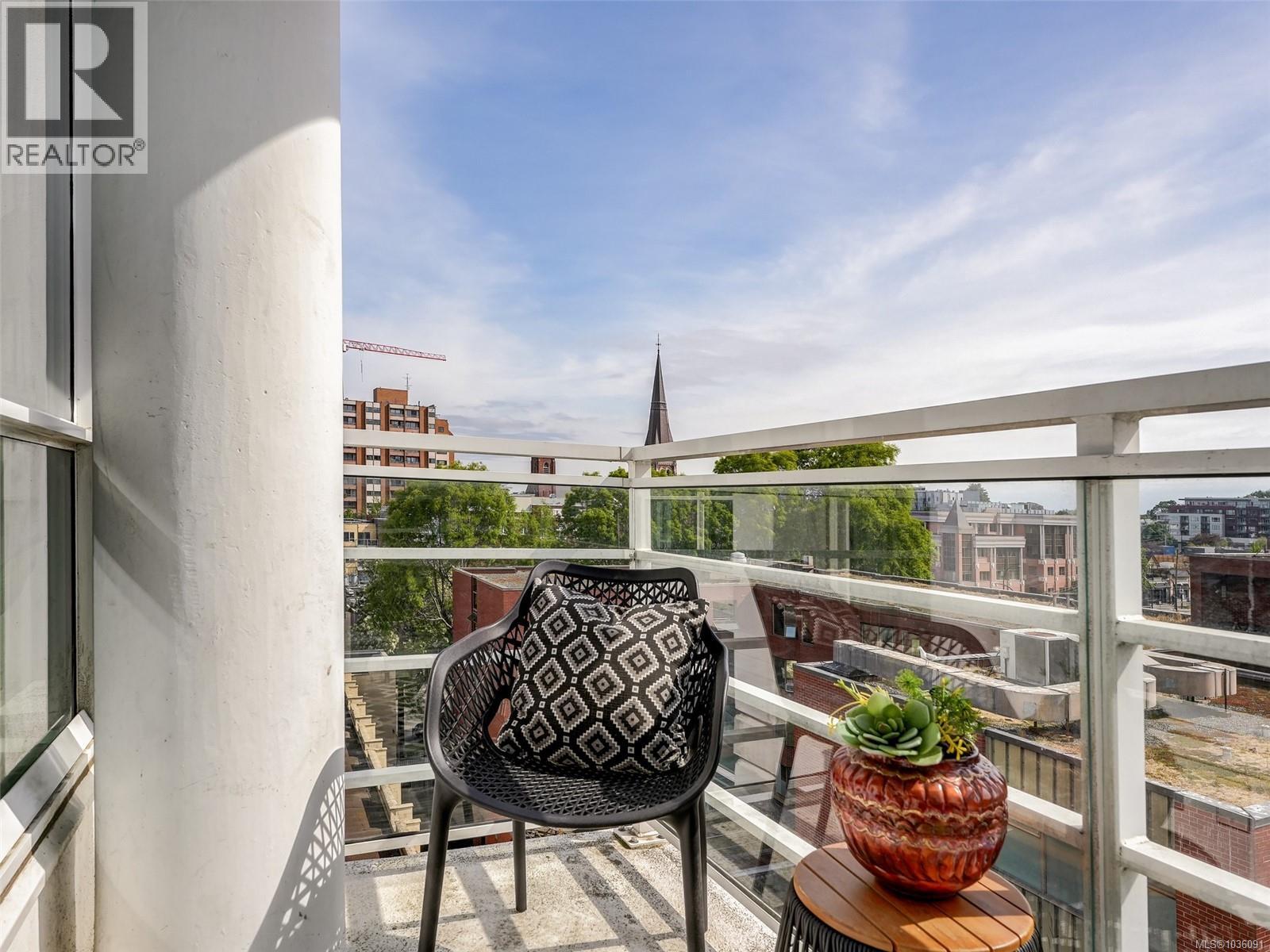 708 834 Johnson St, Victoria, British Columbia  V8W 1N3 - Photo 17 - 1036091