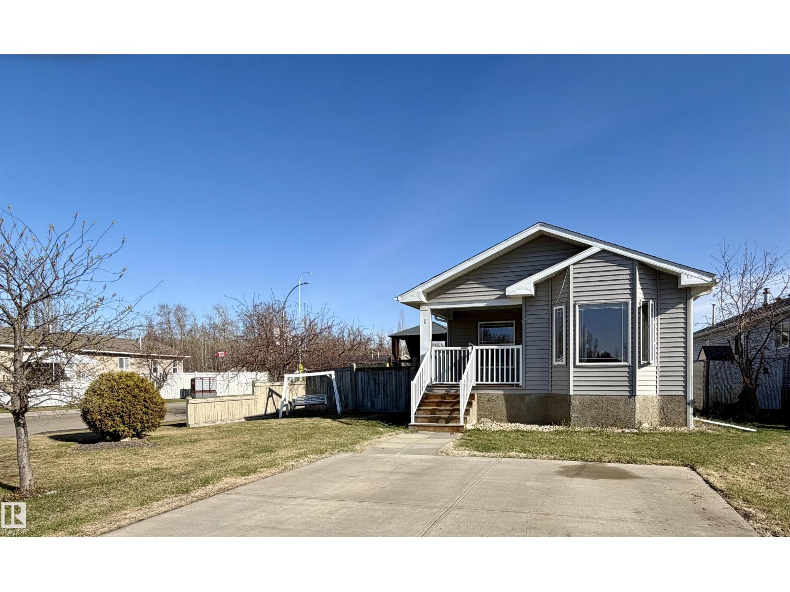 1 Jutland Cr, Stony Plain, Alberta  T7Z 0A3 - Photo 2 - E4474914