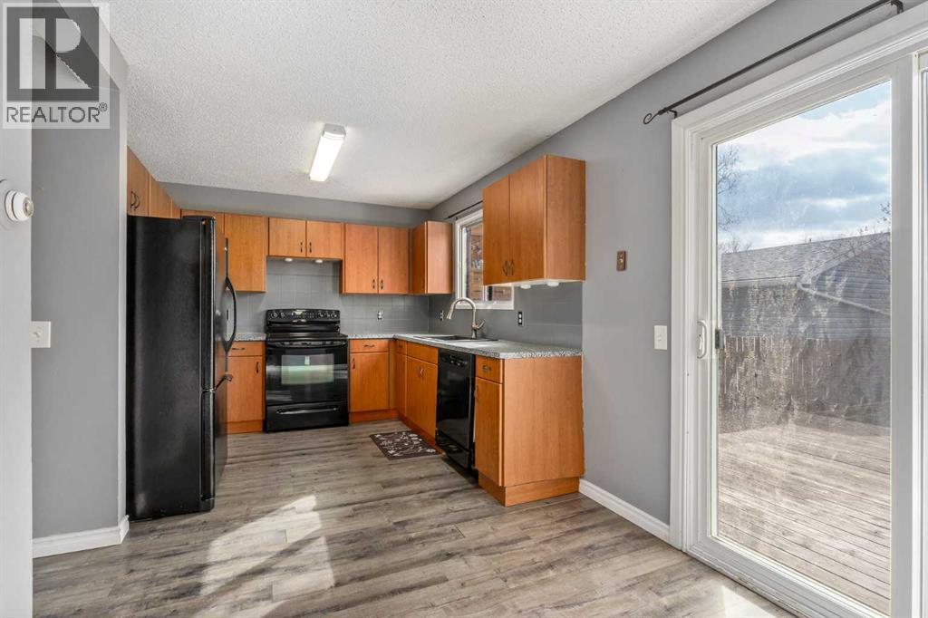 19 Bernard Drive NW, Calgary, Alberta  T3K 2B4 - Photo 10 - A2304566