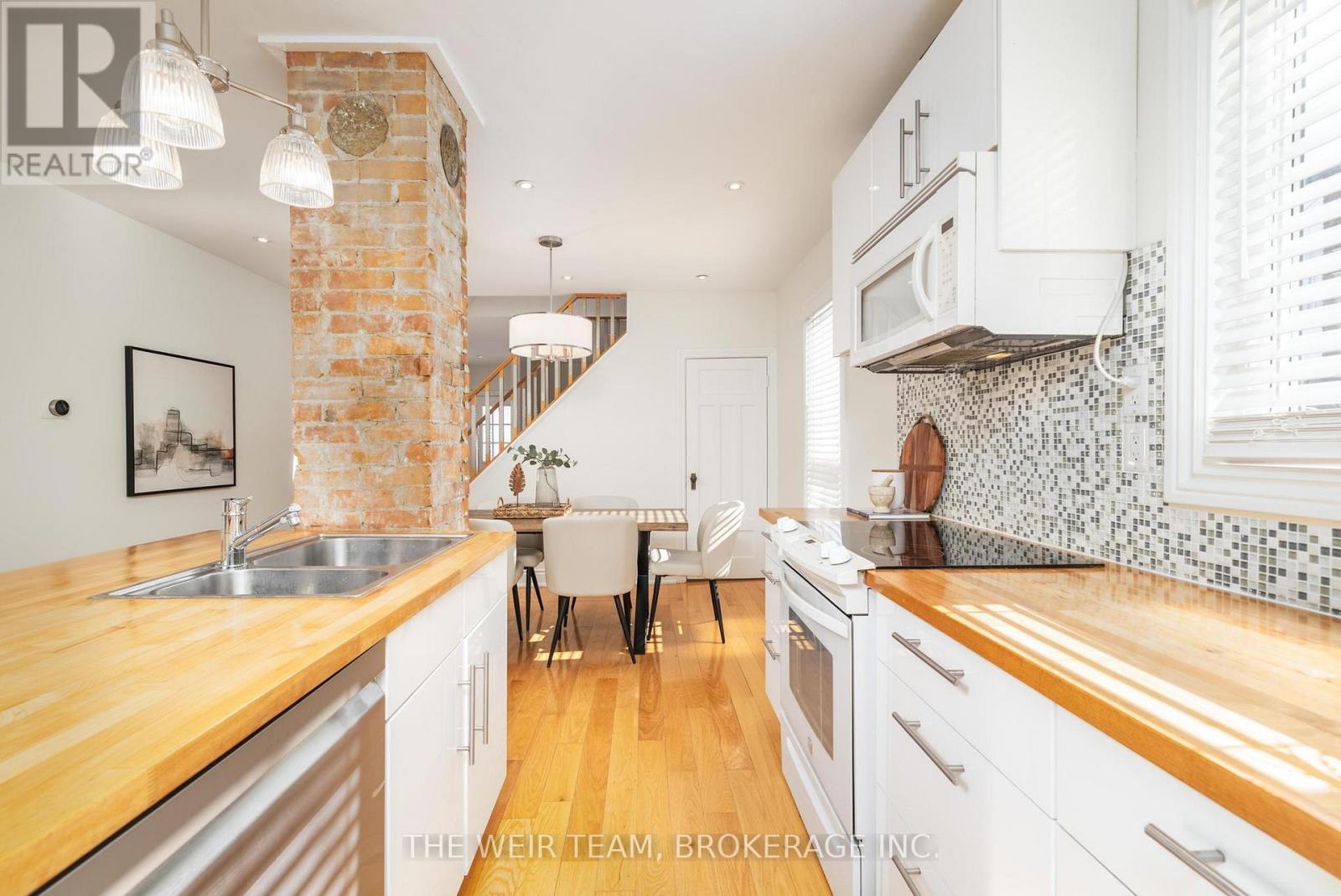 10 Eldon Avenue, Toronto, Ontario  M4C 5G1 - Photo 10 - E13106058