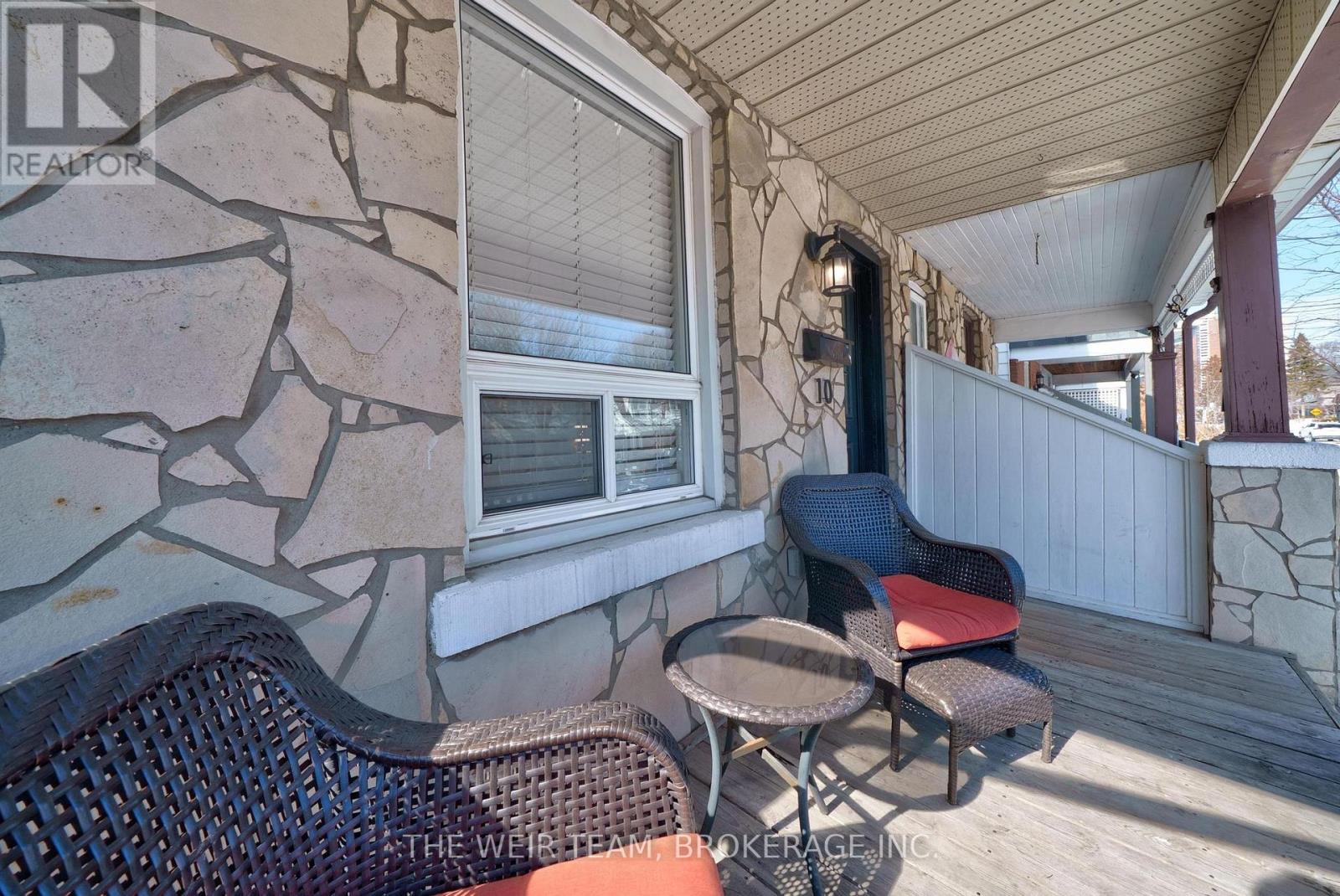 10 Eldon Avenue, Toronto, Ontario  M4C 5G1 - Photo 3 - E13106058