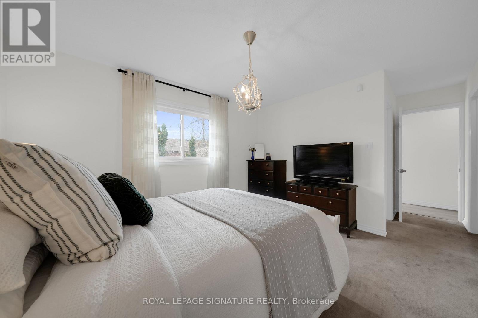 96 Wyndfield Crescent, Whitby, Ontario  L1N 8K9 - Photo 11 - E13106104