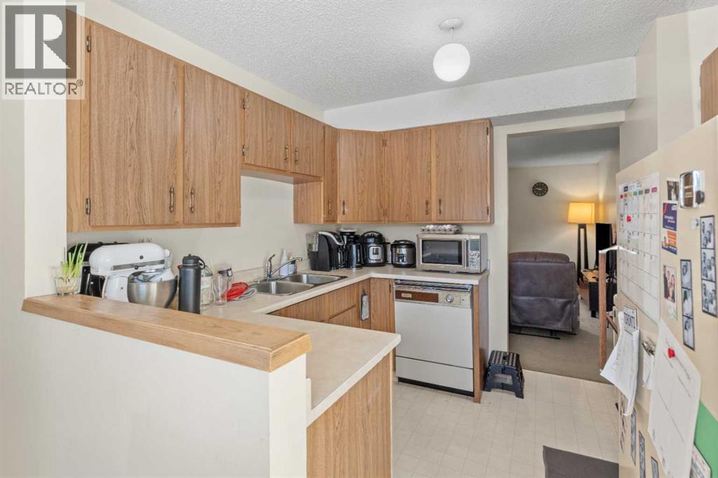 49 Range Gardens NW, Calgary, Alberta  T3G 2H1 - Photo 7 - A2291674
