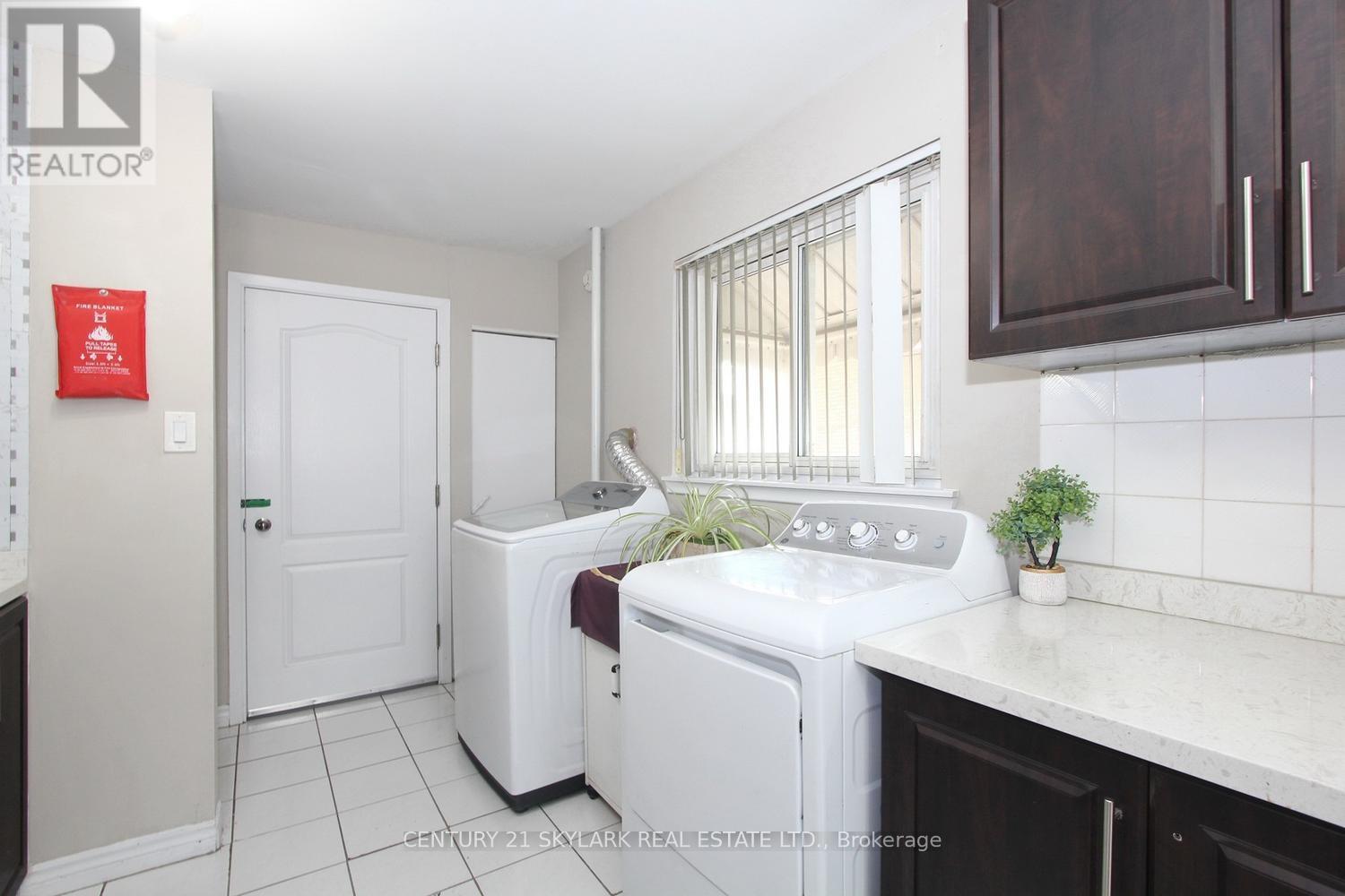 44 Sharon Court, Brampton, Ontario  L6W 3B7 - Photo 16 - W13106054