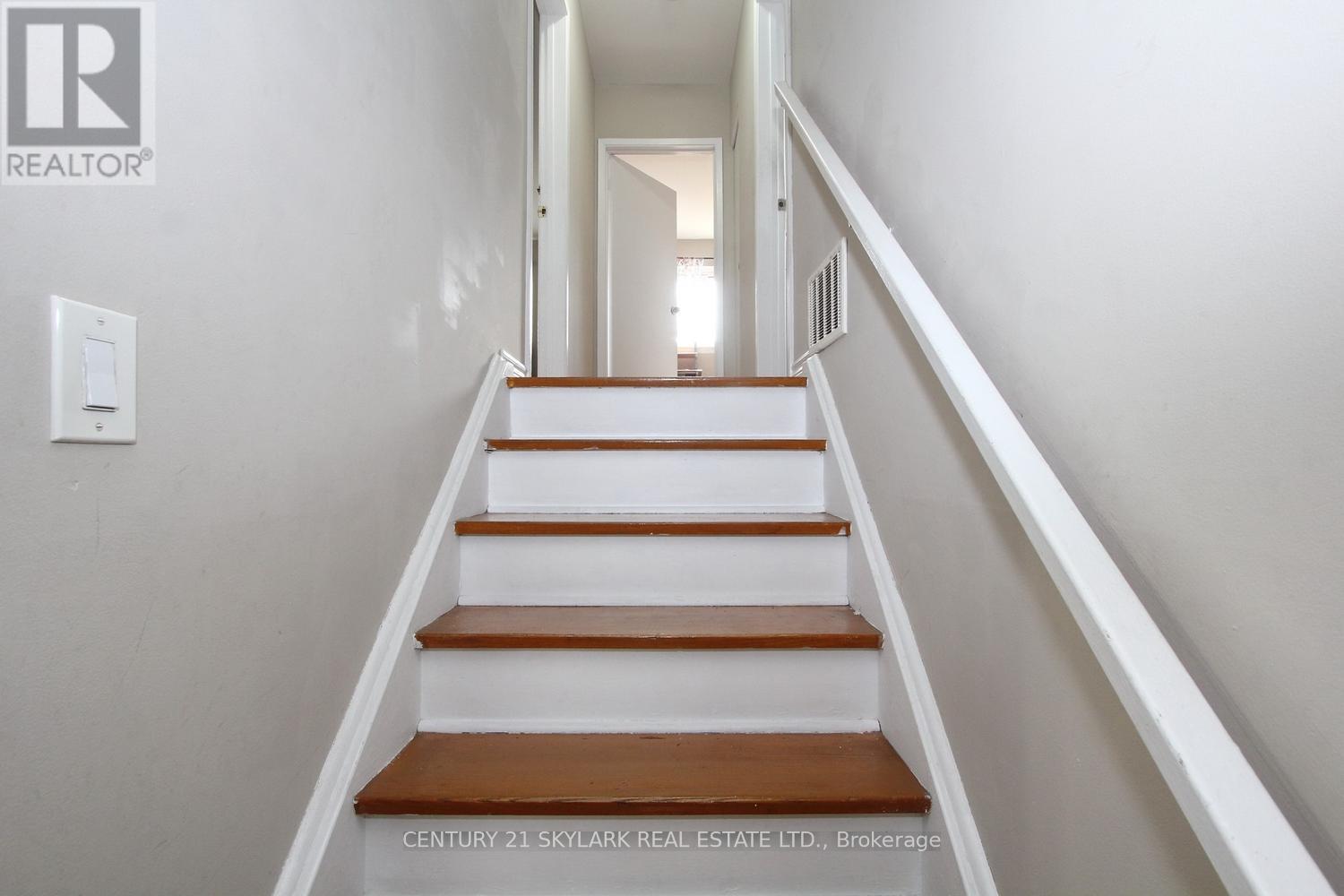 44 Sharon Court, Brampton, Ontario  L6W 3B7 - Photo 18 - W13106054