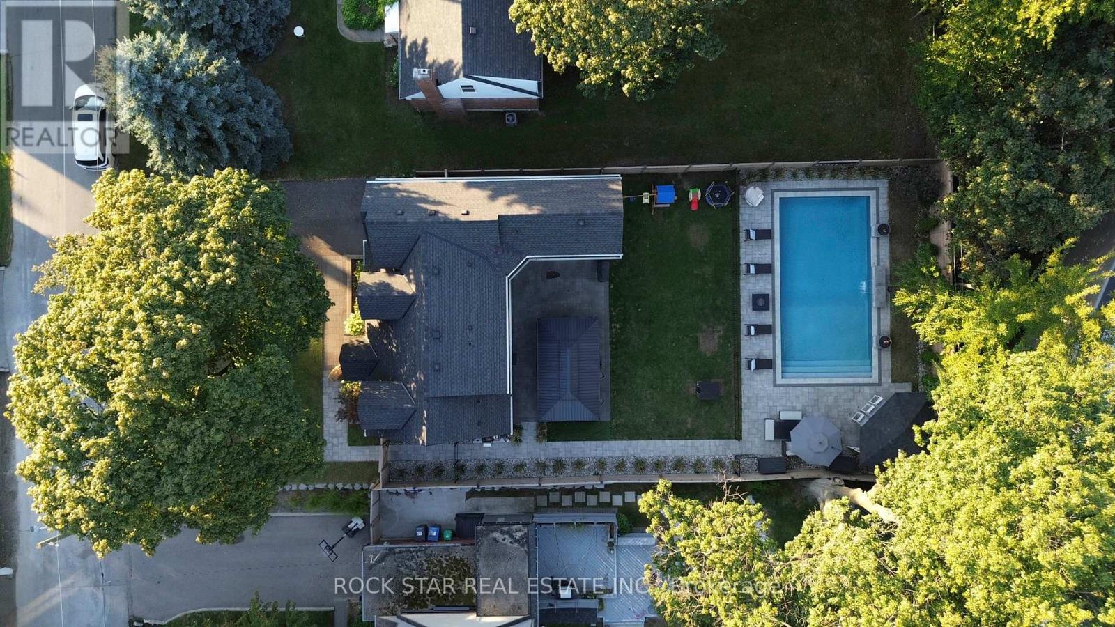 2055 Courtland Crescent, Mississauga, Ontario  L4Y 1V1 - Photo 35 - W13106092
