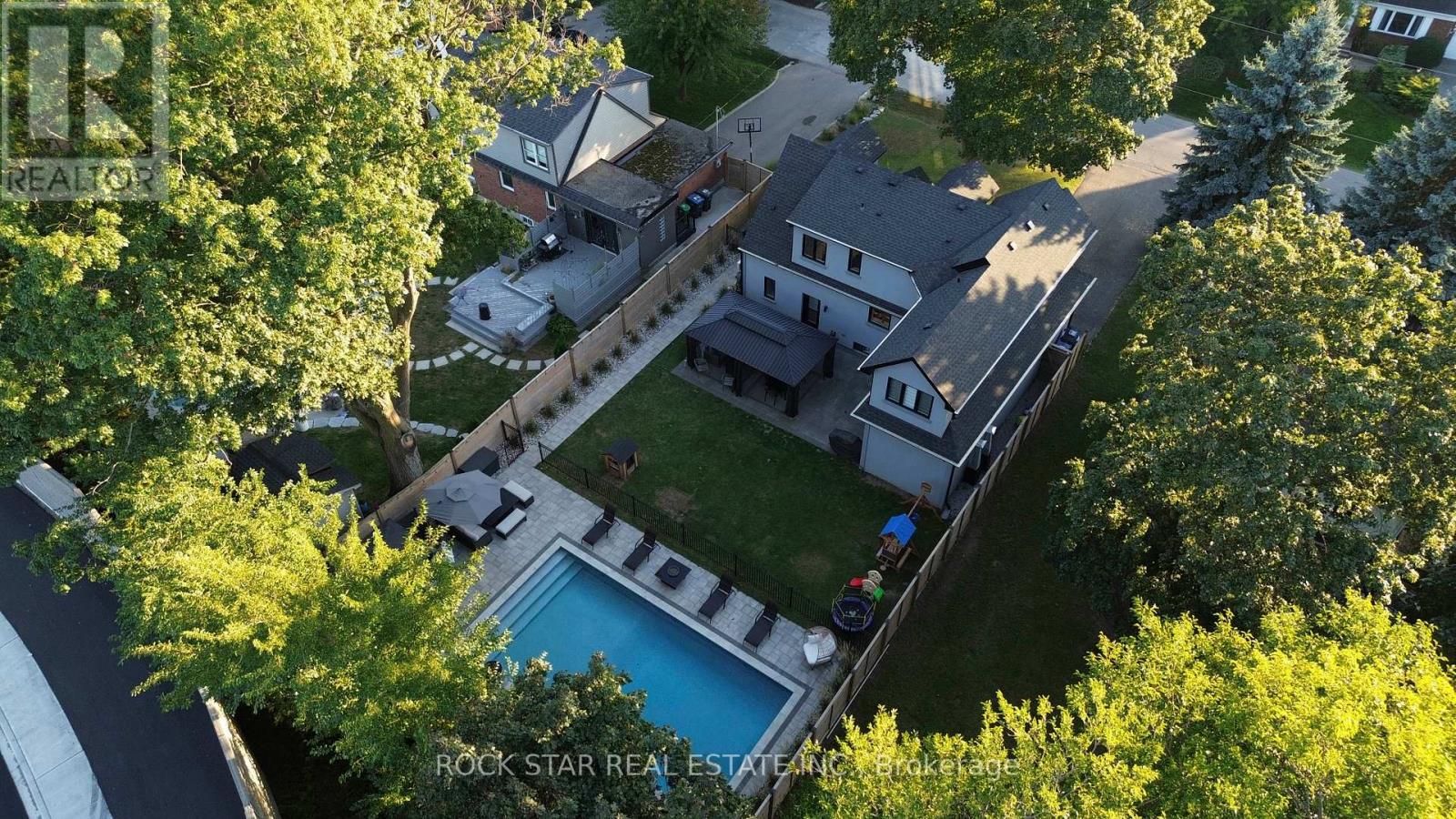 2055 Courtland Crescent, Mississauga, Ontario  L4Y 1V1 - Photo 38 - W13106092