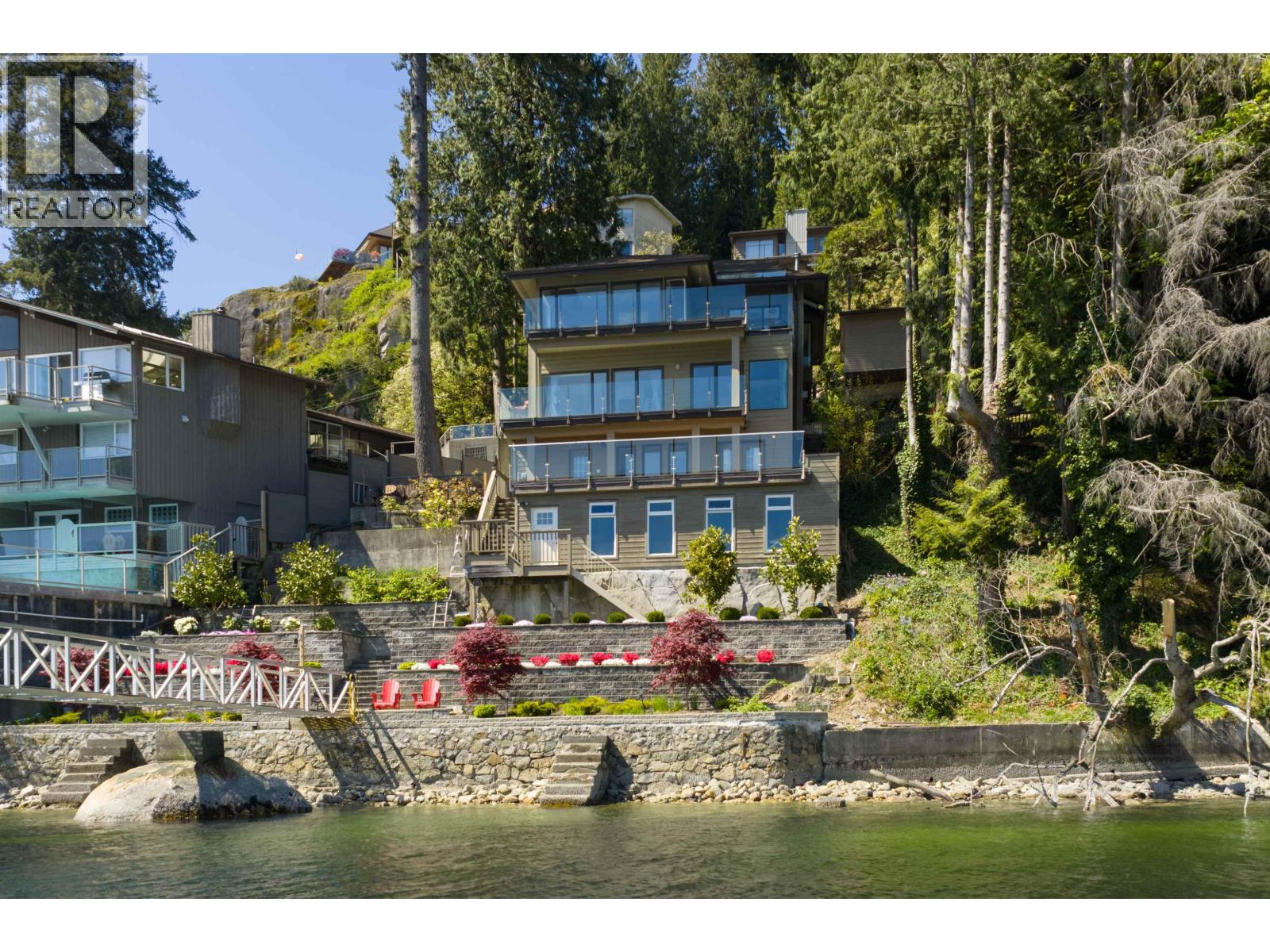 4793 Strathcona Road, North Vancouver, British Columbia  V7G 1G9 - Photo 2 - R3121381
