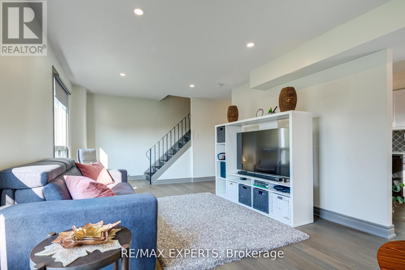 J - 766 Walter Street, Cambridge, Ontario  N3H 4P3 - Photo 6 - X13106052