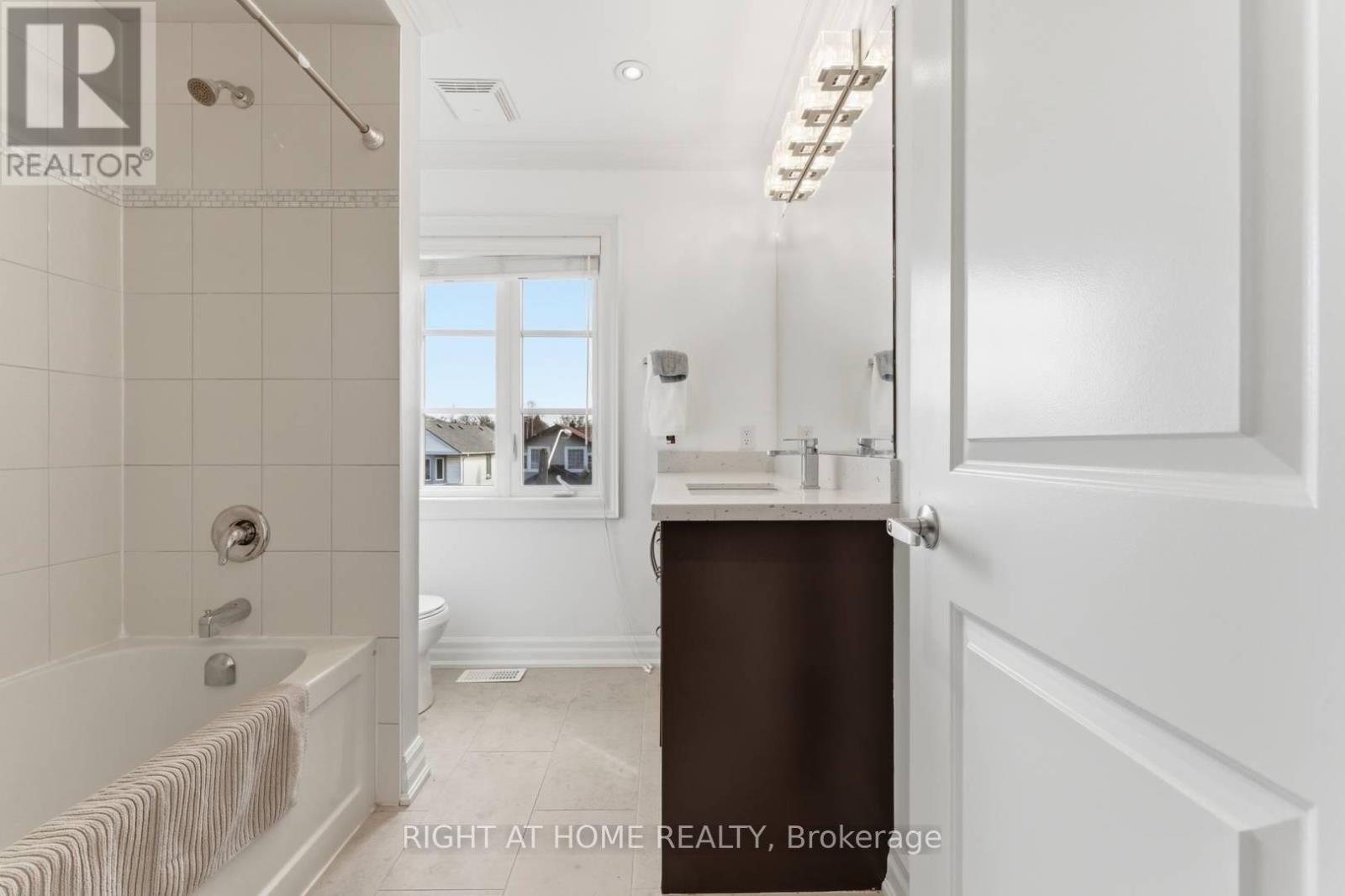 58b Thirty Second Street, Toronto, Ontario  M8W 3G5 - Photo 34 - W13010168