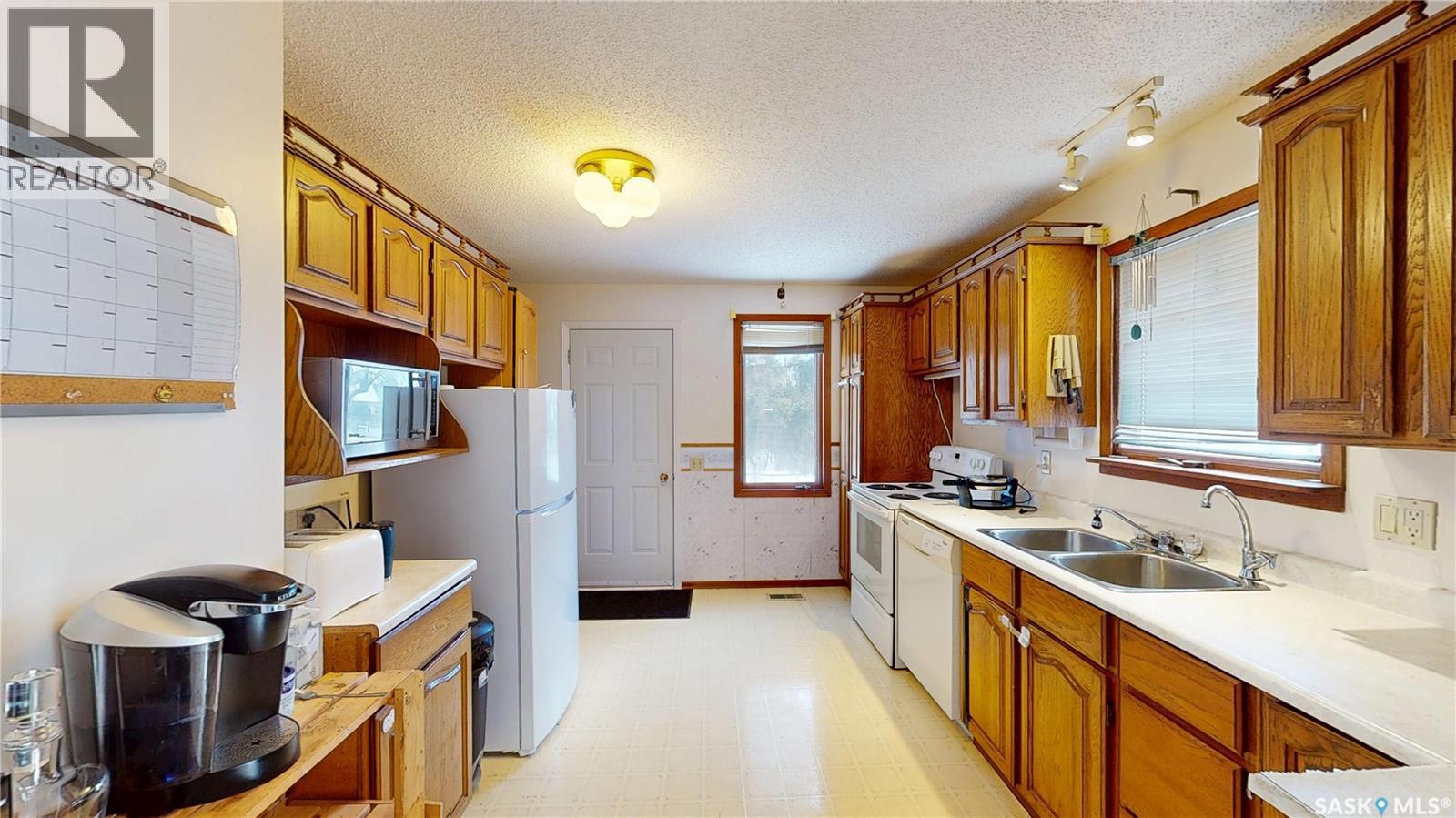 105 Hall Street, Wawota, Saskatchewan  S0G 5A0 - Photo 3 - SK029395
