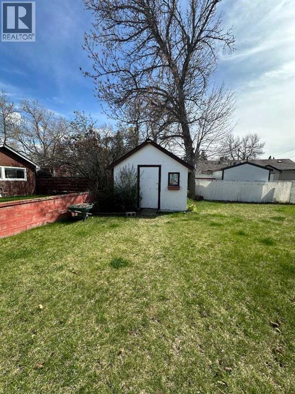 438 Charlotte Street, Pincher Creek, Alberta  T0K 1W0 - Photo 39 - A2309338
