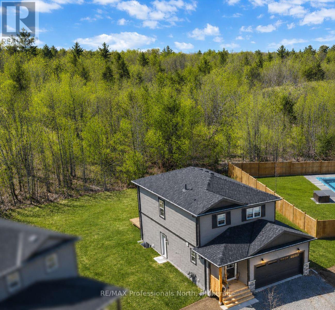 33 WHITEHORN PARK ROAD W, Bracebridge, Ontario
