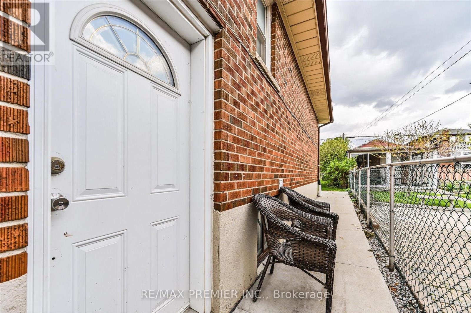 39 Jocada Road, Toronto, Ontario  M6L 2J4 - Photo 21 - W13105916