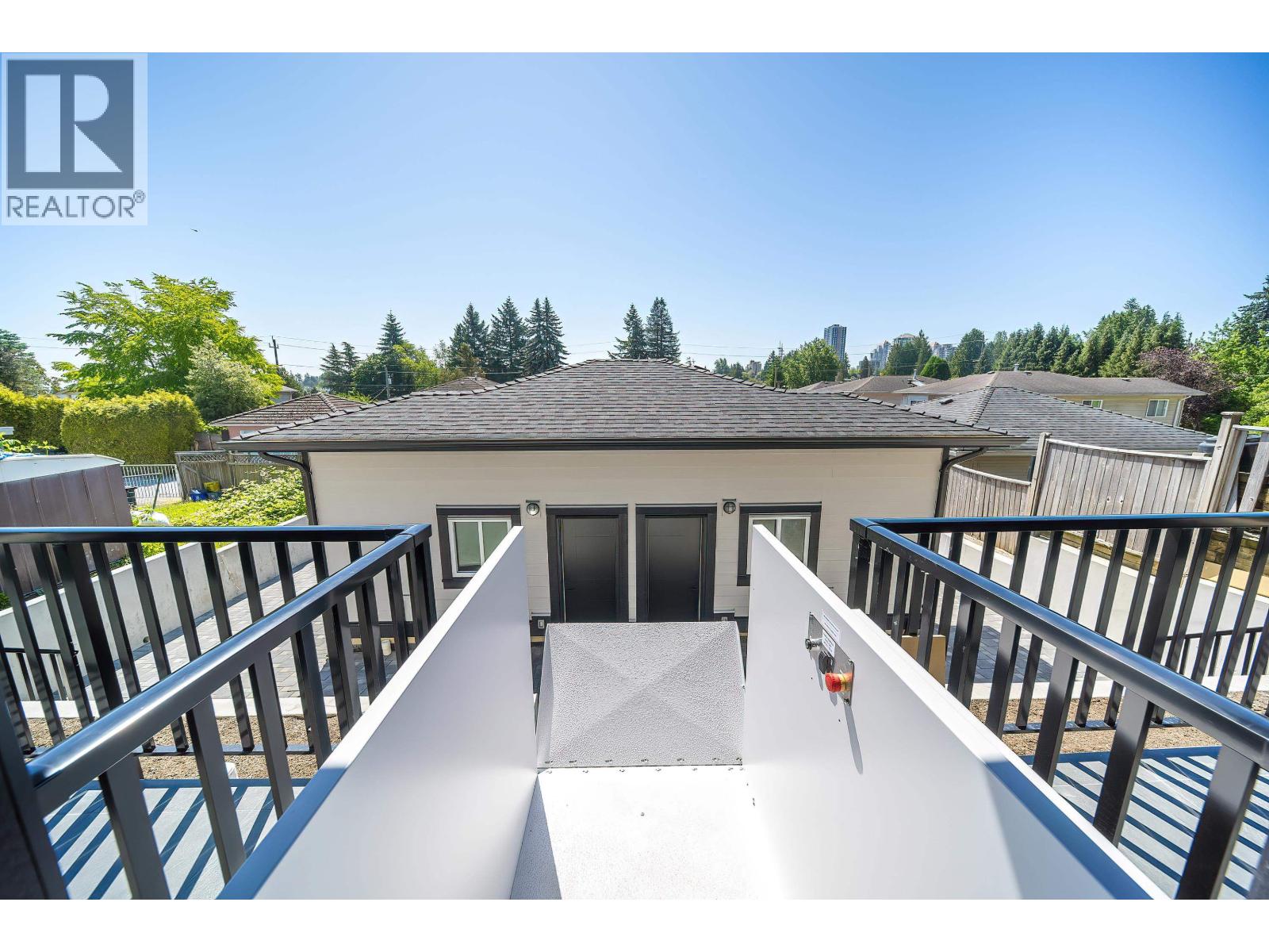 8012 11th Ave, Burnaby, British Columbia  V3N 2N7 - Photo 12 - R3121621