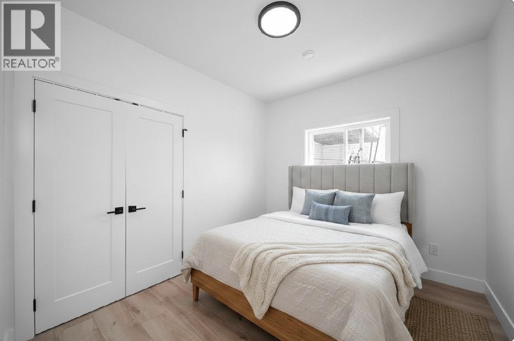 8012 11th Ave, Burnaby, British Columbia  V3N 2N7 - Photo 38 - R3121621