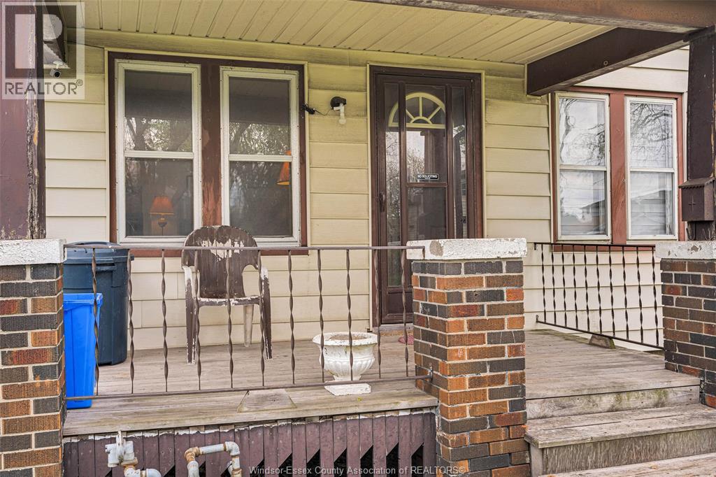 687 Alexandrine, Windsor, Ontario  N0R 1A0 - Photo 4 - 26009953