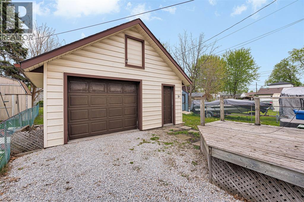 687 Alexandrine, Windsor, Ontario  N0R 1A0 - Photo 5 - 26009953