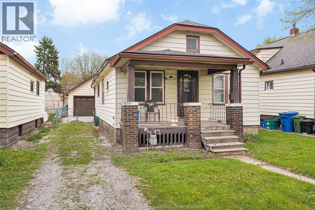 687 Alexandrine, Windsor, Ontario  N0R 1A0 - Photo 2 - 26009953