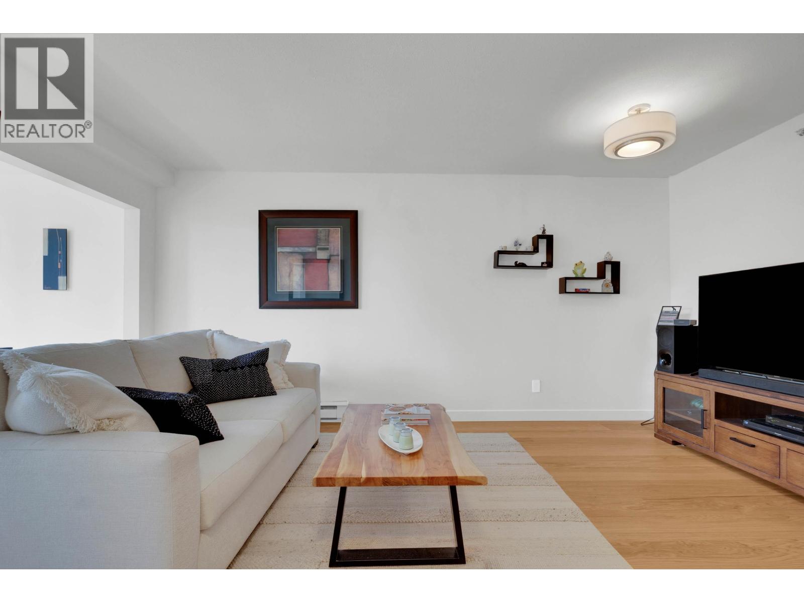 801 488 HELMCKEN STREET, Vancouver, British Columbia