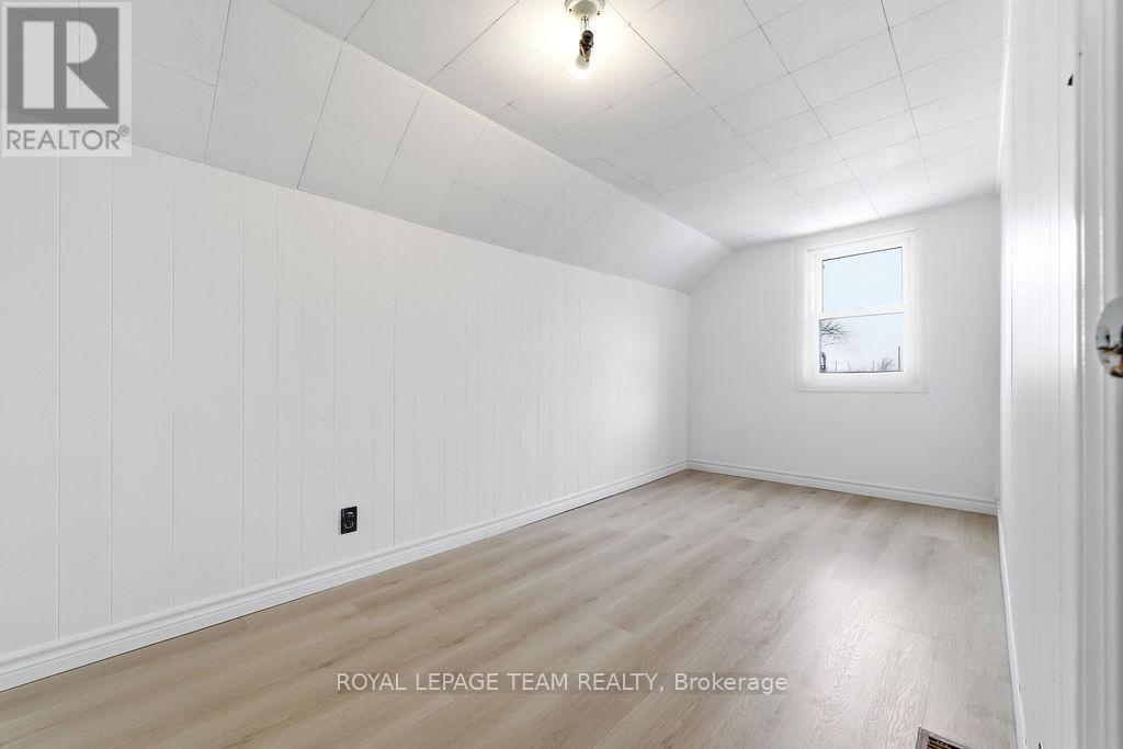 1120 Pembroke Street W, Pembroke, Ontario  K8A 5R5 - Photo 39 - X12837164
