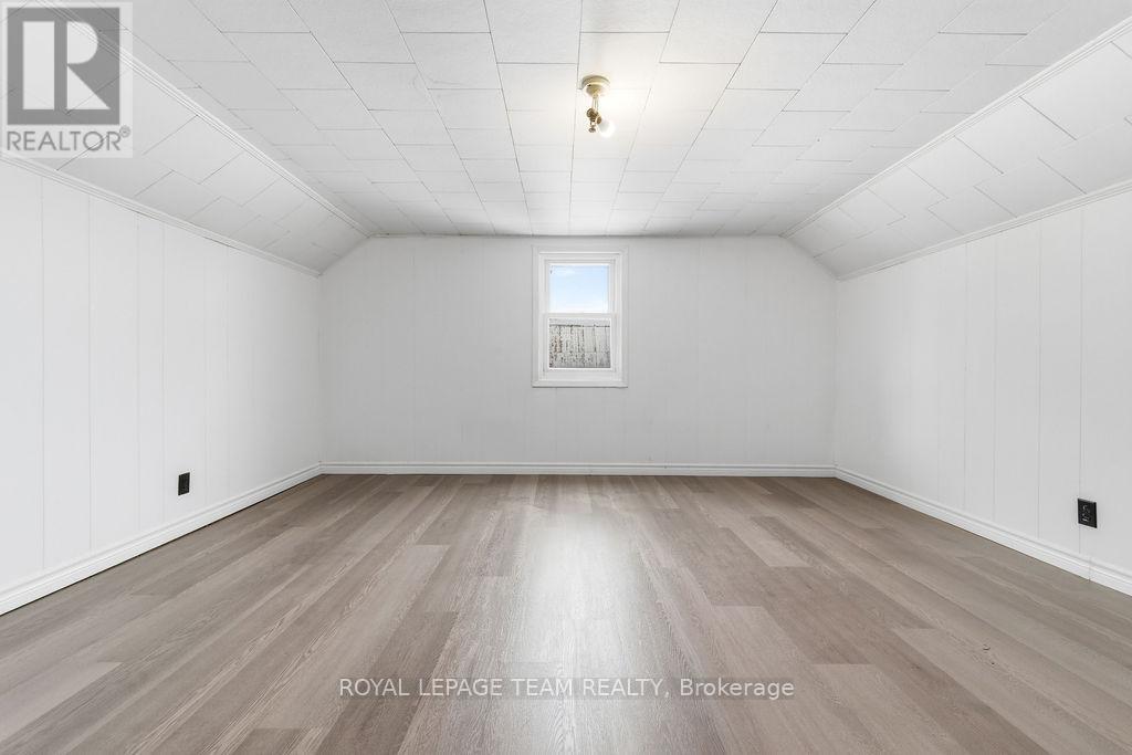 1120 Pembroke Street W, Pembroke, Ontario  K8A 5R5 - Photo 36 - X12837164