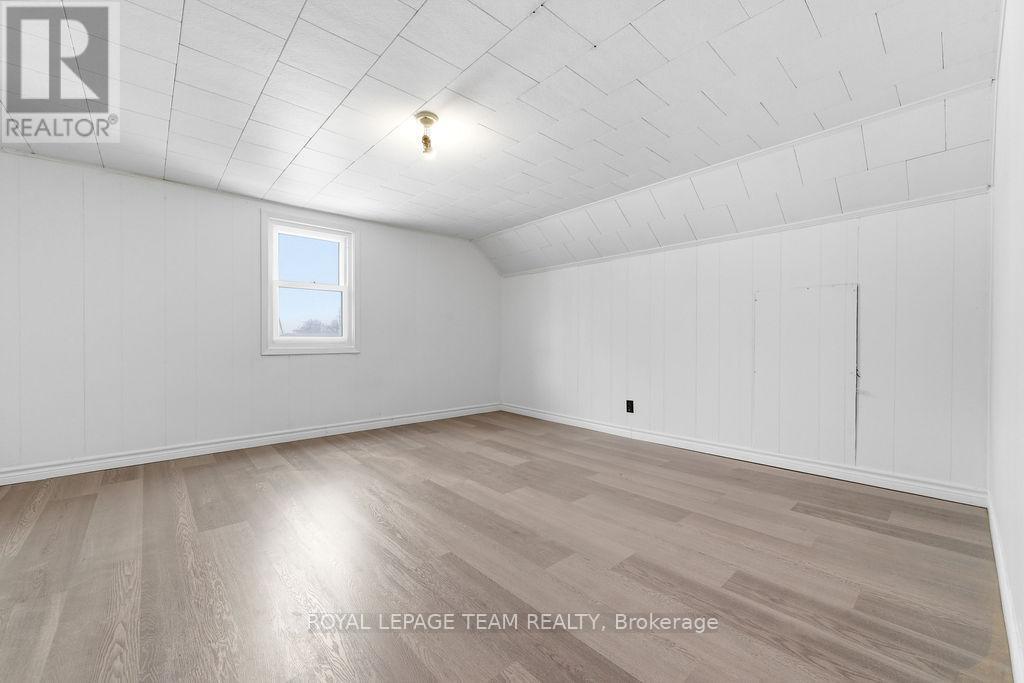 1120 Pembroke Street W, Pembroke, Ontario  K8A 5R5 - Photo 35 - X12837164