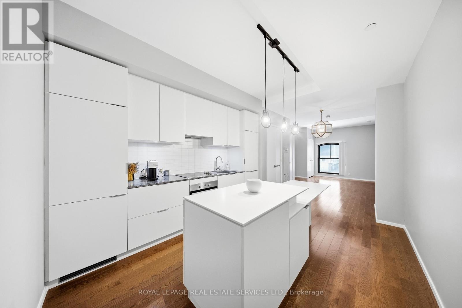 208 - 5 ST JOSEPH STREET, Toronto, Ontario