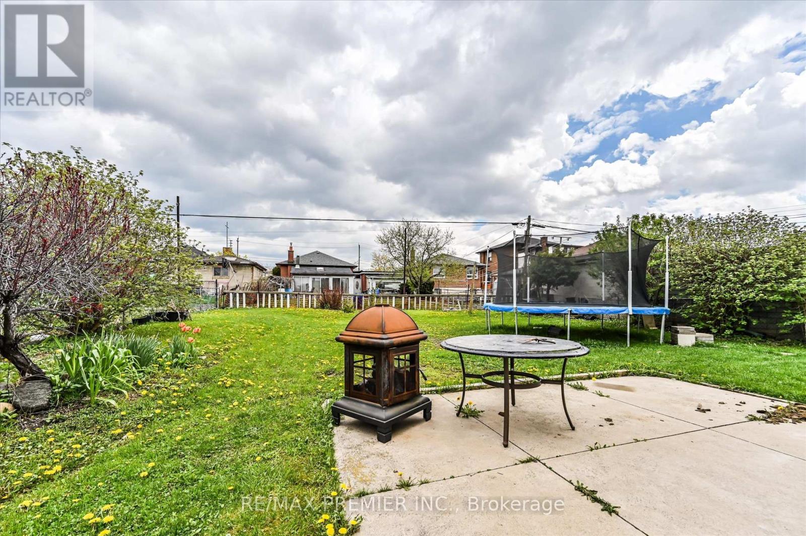 39 Jocada Road, Toronto, Ontario  M6L 2J4 - Photo 22 - W13105916
