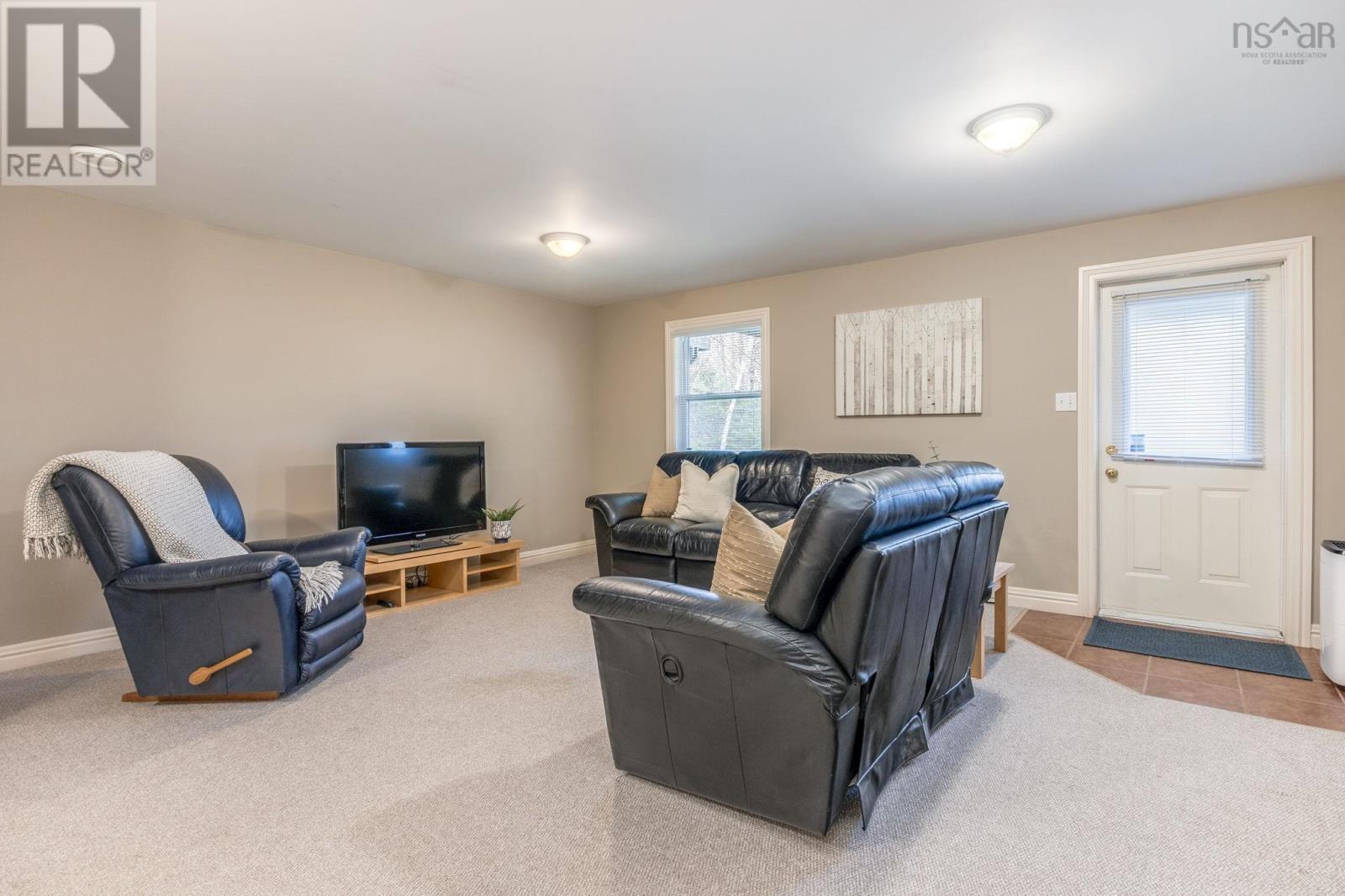 27 Fleetview Drive, Halifax, Nova Scotia  B3M 4W1 - Photo 42 - 202610269