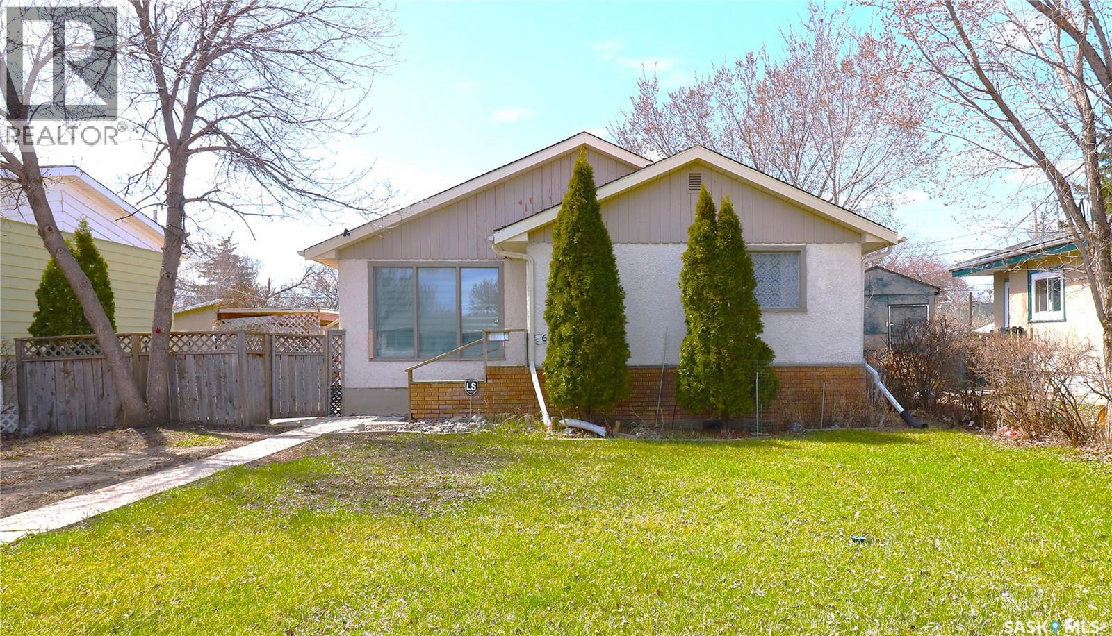 674 Robinson STREET, Regina, Saskatchewan