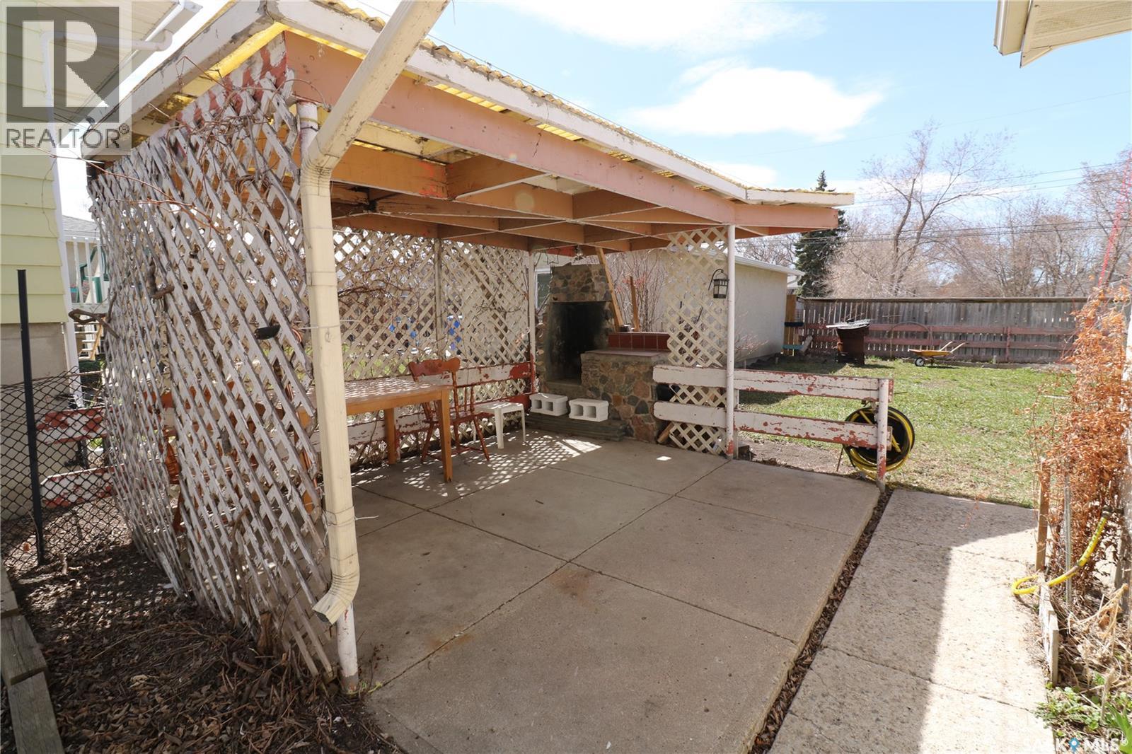 674 Robinson Street, Regina, Saskatchewan  S4T 2L8 - Photo 28 - SK035436