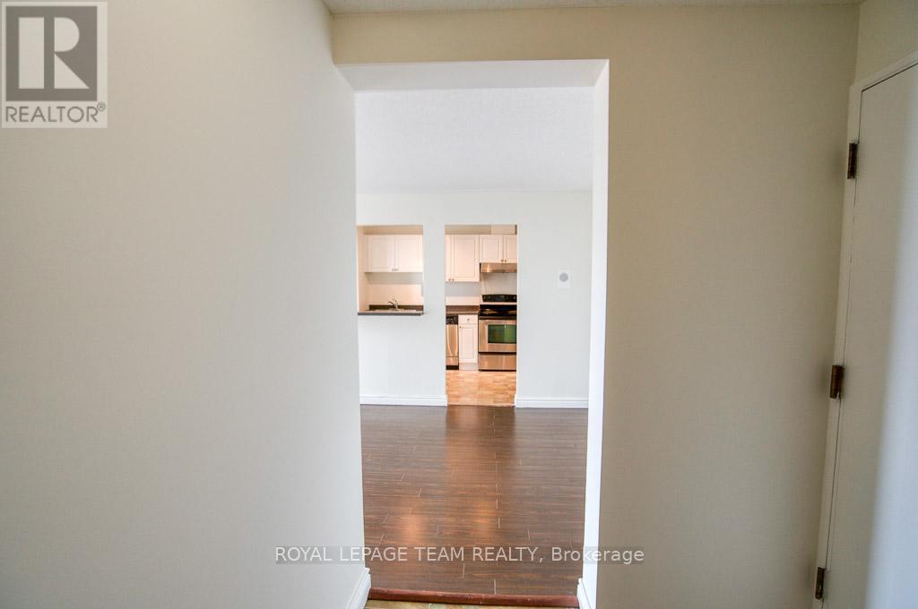 1013 - 1505 Baseline Road, Ottawa, Ontario  K2C 3L4 - Photo 3 - X13106174