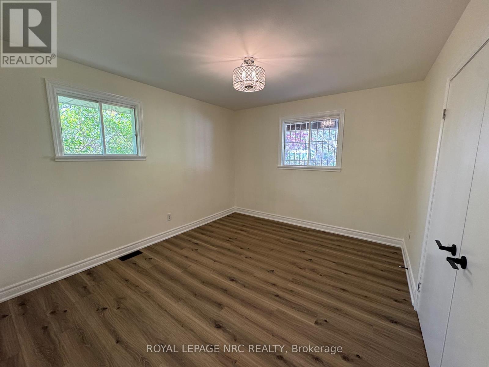 11 Richard Street, St. Catharines (Glendale/glenridge), Ontario  L2T 2E1 - Photo 11 - X13106196