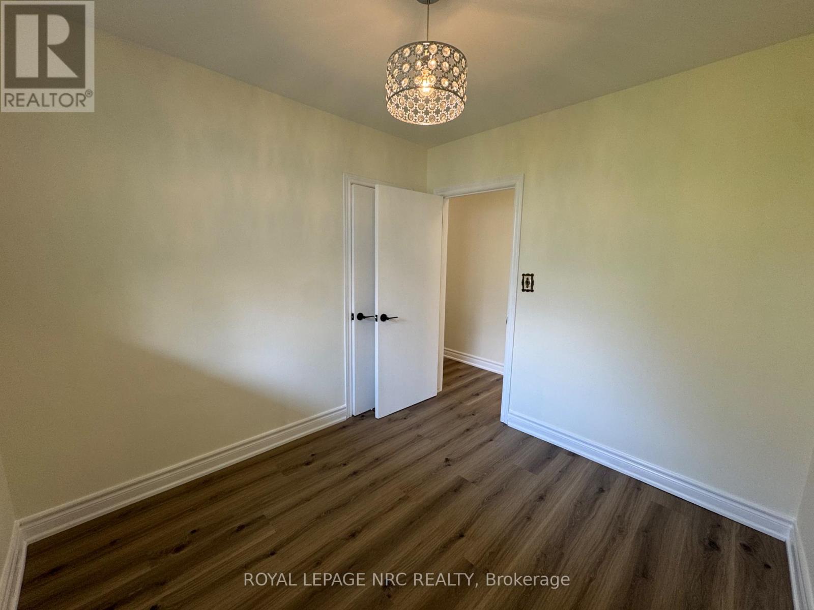 11 Richard Street, St. Catharines (Glendale/glenridge), Ontario  L2T 2E1 - Photo 15 - X13106196