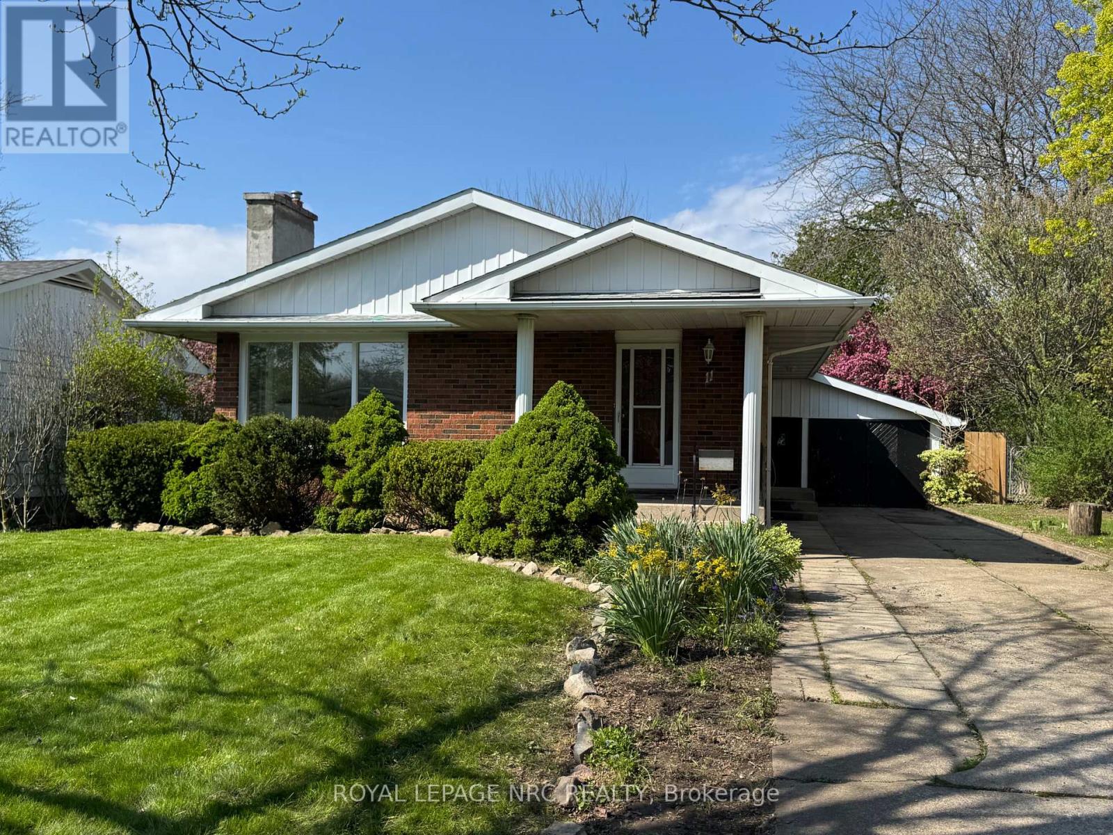 11 Richard Street, St. Catharines (Glendale/glenridge), Ontario  L2T 2E1 - Photo 2 - X13106196