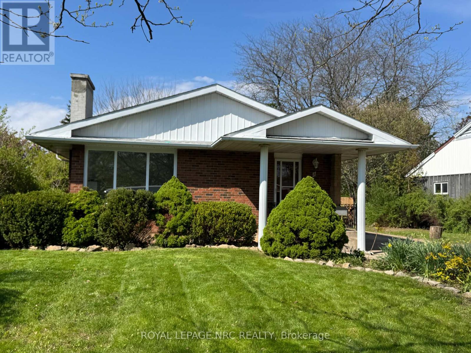 11 Richard Street, St. Catharines (Glendale/glenridge), Ontario  L2T 2E1 - Photo 3 - X13106196