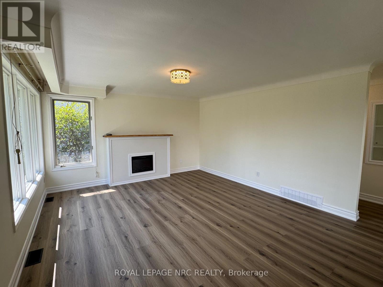 11 Richard Street, St. Catharines (Glendale/glenridge), Ontario  L2T 2E1 - Photo 4 - X13106196