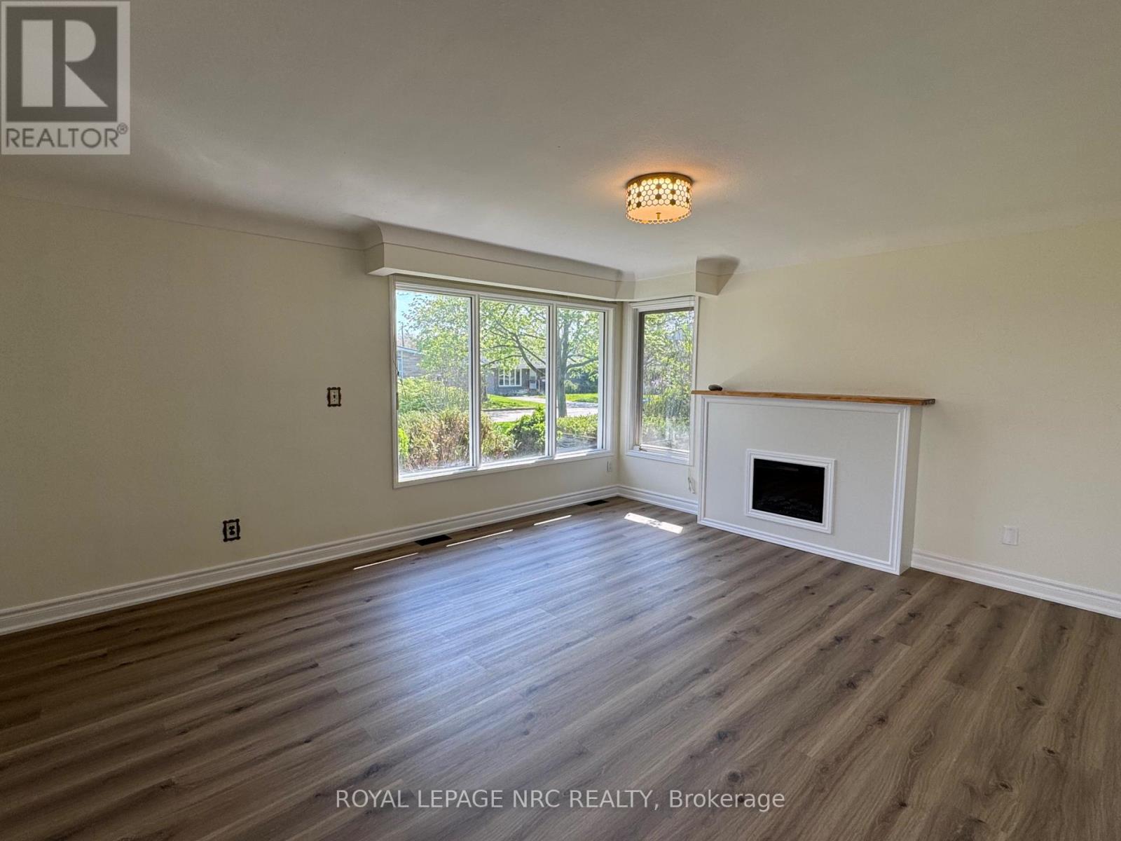 11 Richard Street, St. Catharines (Glendale/glenridge), Ontario  L2T 2E1 - Photo 5 - X13106196