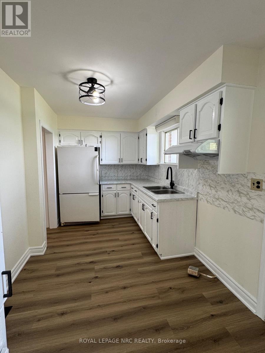 11 Richard Street, St. Catharines (Glendale/glenridge), Ontario  L2T 2E1 - Photo 7 - X13106196