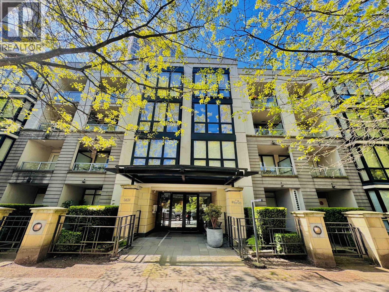 403 3638 VANNESS AVENUE, Vancouver, British Columbia