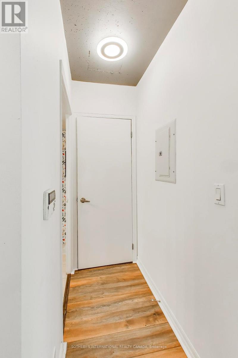 2002 - 22 Wellesley Street, Toronto, Ontario  M4Y 1G3 - Photo 7 - C13106194