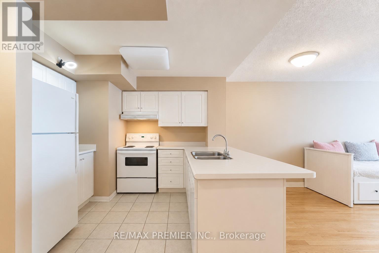 504 - 19 Northern Heights Drive, Richmond Hill, Ontario  L4B 4M4 - Photo 2 - N13106192