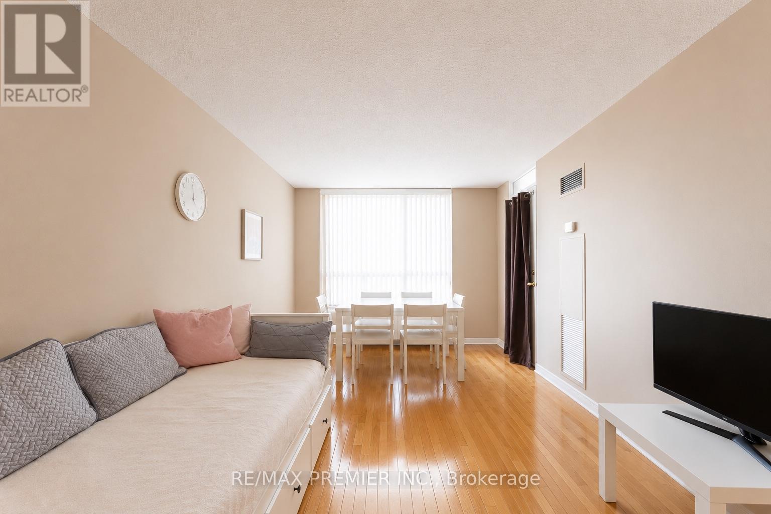 504 - 19 Northern Heights Drive, Richmond Hill, Ontario  L4B 4M4 - Photo 3 - N13106192