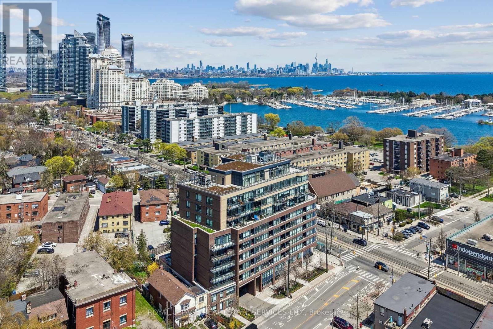 906 - 11 SUPERIOR AVENUE, Toronto, Ontario